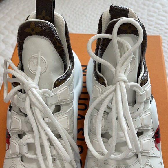 Game On Arch Light LV Sneaker - Picture 5 of 6